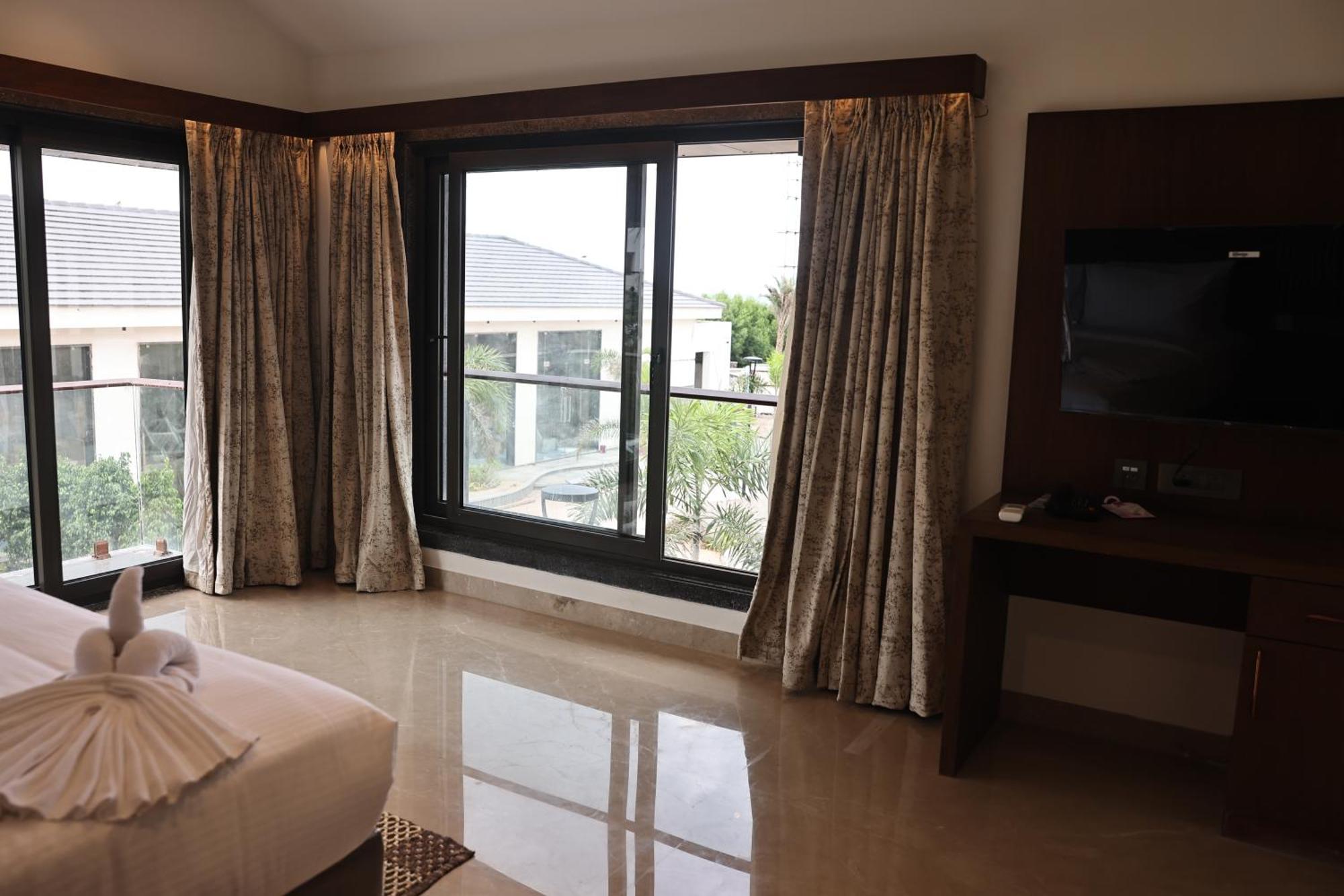 Mstays Ecr By Mirabilis Hotel Chennai Zewnętrze zdjęcie